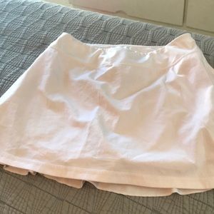 Exercise white tennis skirt